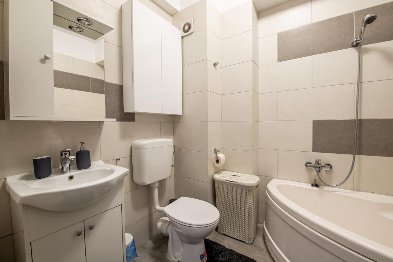 Studio Residence Militari M6 Roşu Zewnętrze zdjęcie